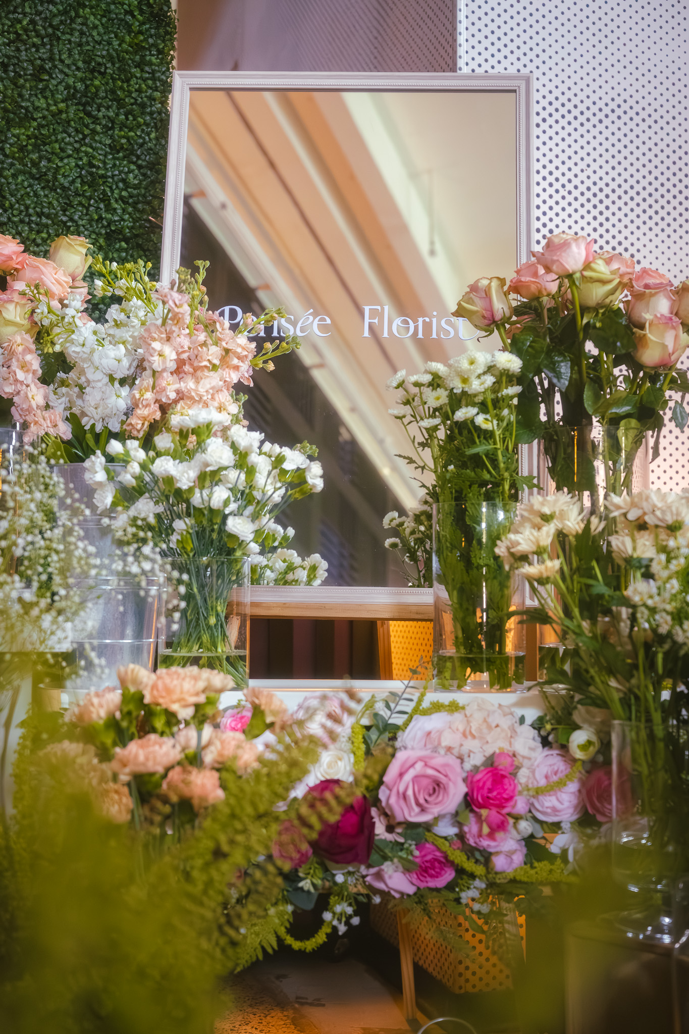Hoa Studio floral bar mirror and stem display